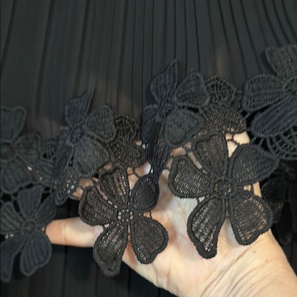 🌹 ULTRA PINK CROCHET FLORAL TIERED MAXI SKIRT - Picture 3 of 7